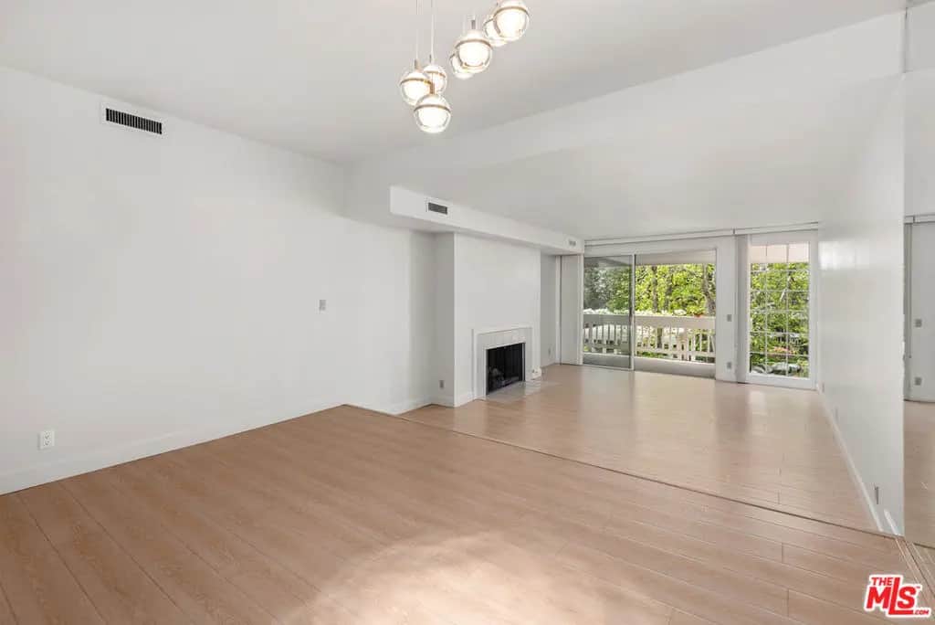 4342 Redwood Avenue C205, Marina Del Rey, CA — listing photo 1