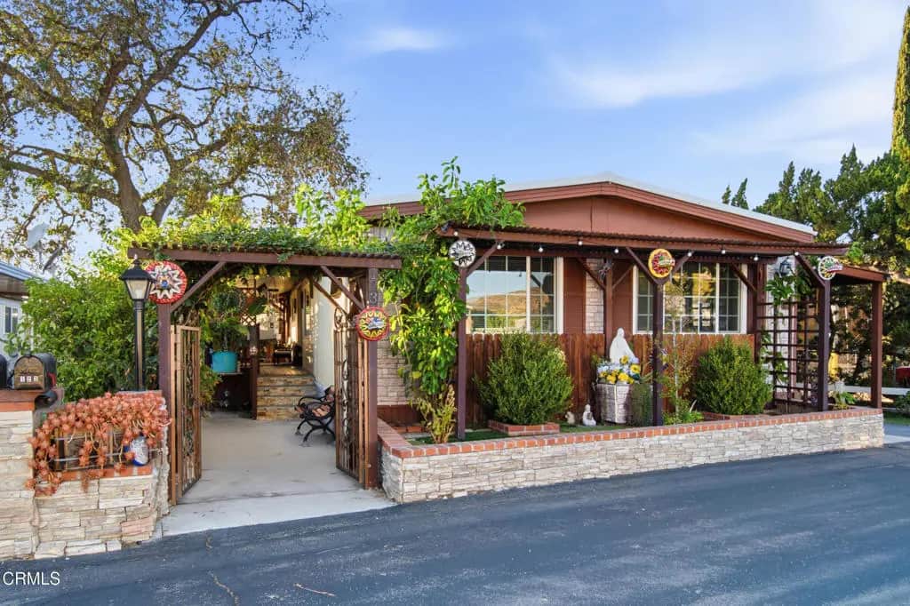 1550 Rory Lane 123, Simi Valley, CA — listing photo 1