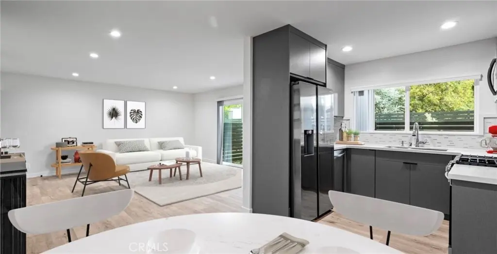 2021 N Beachwood Drive 7, Los Angeles, CA — listing photo 1