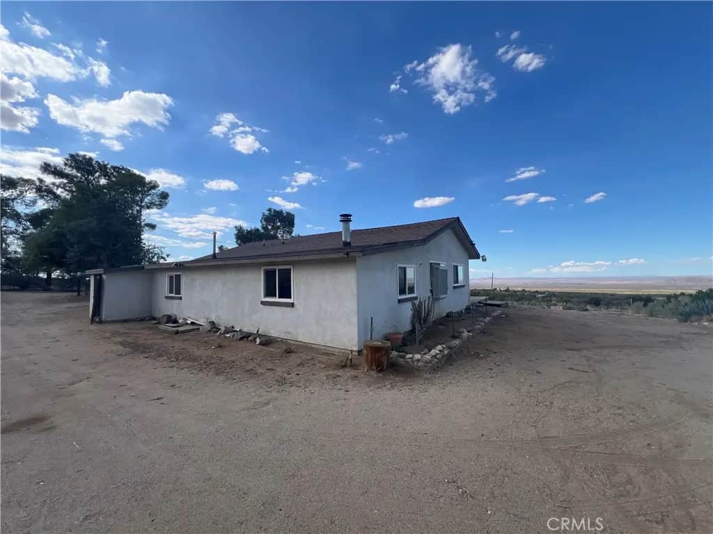 20754 Fort Tejon, Llano, CA — listing photo 1