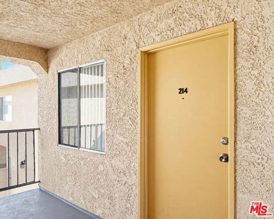 16033 Vanowen 214, Van Nuys, CA — listing photo 1