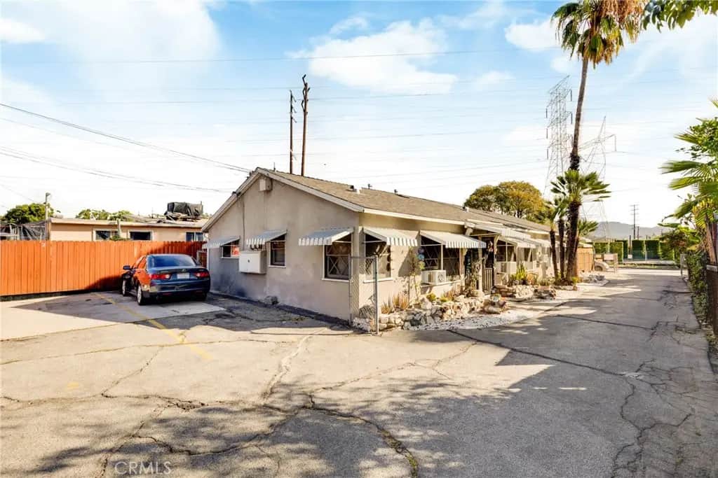 6727 Camellia Avenue, North Hollywood, CA — listing photo 1