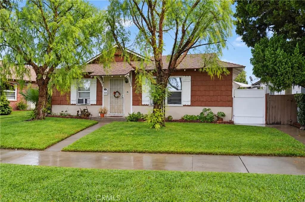 2534 N Buena Vista Street, Burbank, CA — listing photo 1