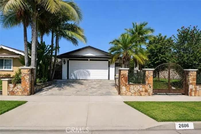 2606 S Poplar St, Santa Ana, CA — listing photo 1