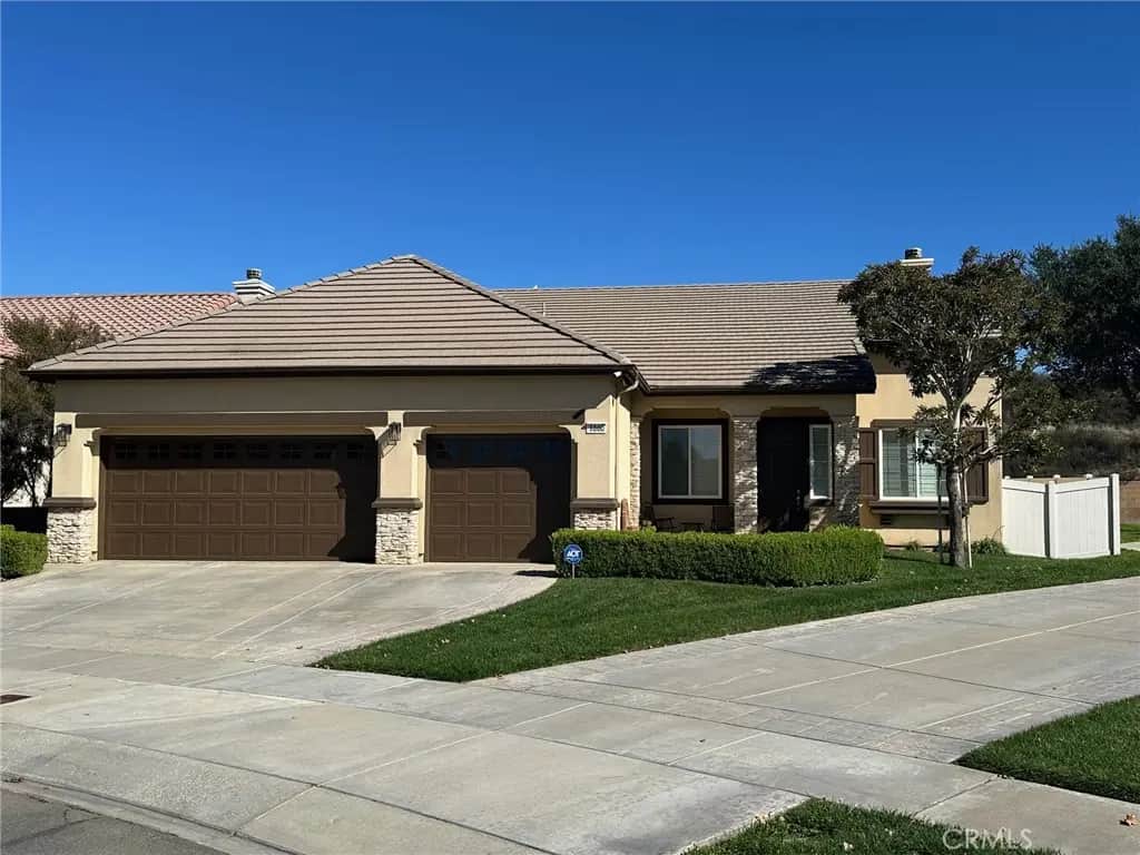 1660 Golden Way, Beaumont, CA — listing photo 1