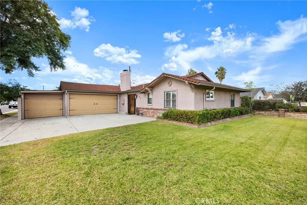 986 Post, Costa Mesa, CA — listing photo 1