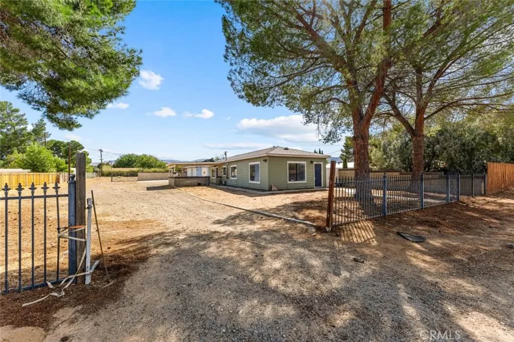 4822 W Avenue L4, Lancaster, CA — listing photo 1