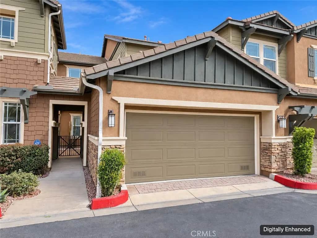 16707 Nicklaus Drive 34, Sylmar, CA — listing photo 1
