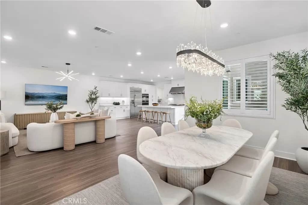 379 Sawbuck, Irvine, CA — listing photo 1