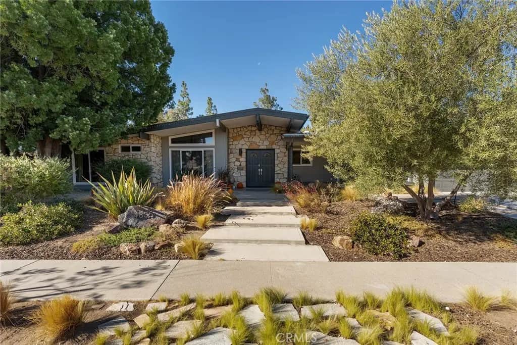 4835 Almidor Avenue, Woodland Hills, CA — listing photo 1