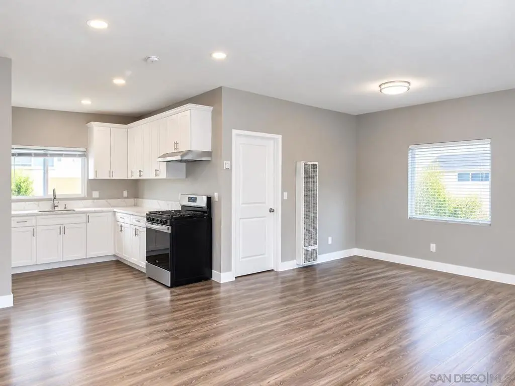 3925 Thorn St, San Diego, CA — listing photo 1