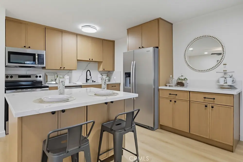 635 S Prospect 103, Redondo Beach, CA — listing photo 1