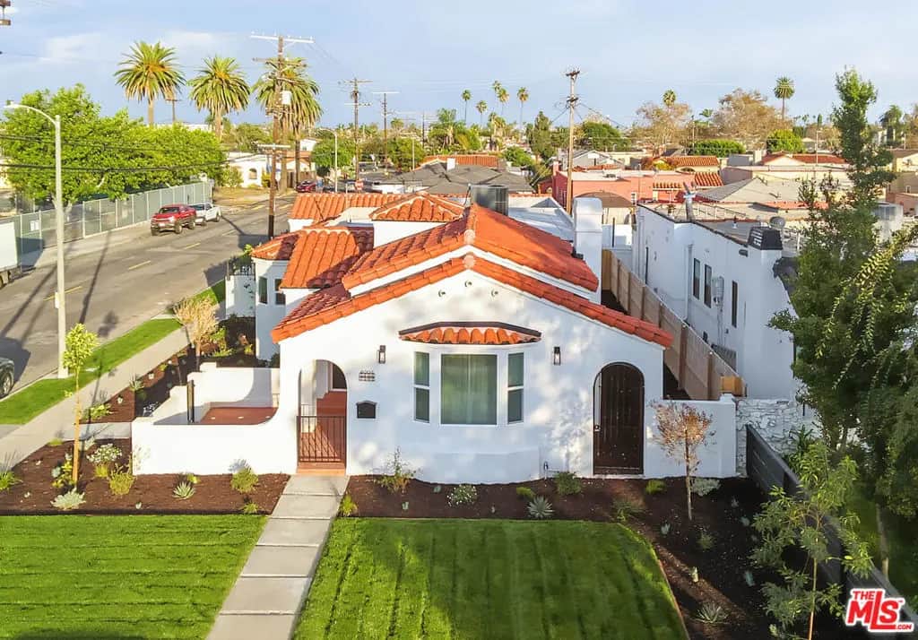 8900 S Harvard Boulevard, Los Angeles, CA — listing photo 1