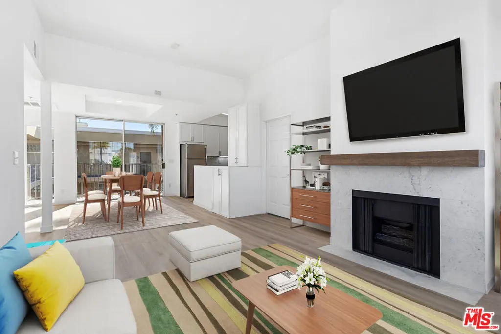 1661 S Bundy Drive 205, Los Angeles, CA — listing photo 1