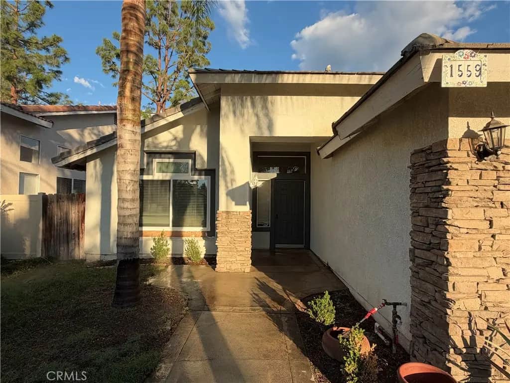 1559 Arroyo Viejo, San Jacinto, CA — listing photo 1