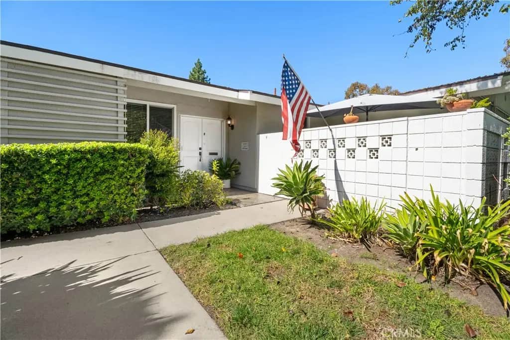 759 Calle Aragon F, Laguna Woods, CA — listing photo 1