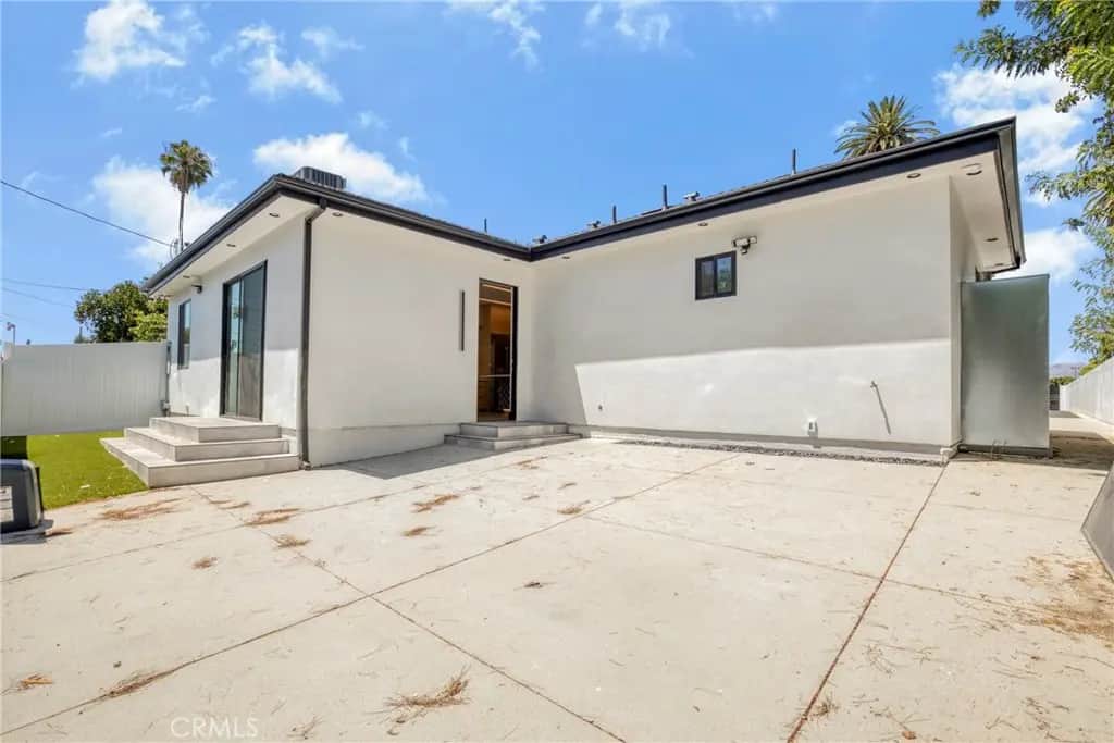 20520 Sherman Way, Winnetka, CA — listing photo 1