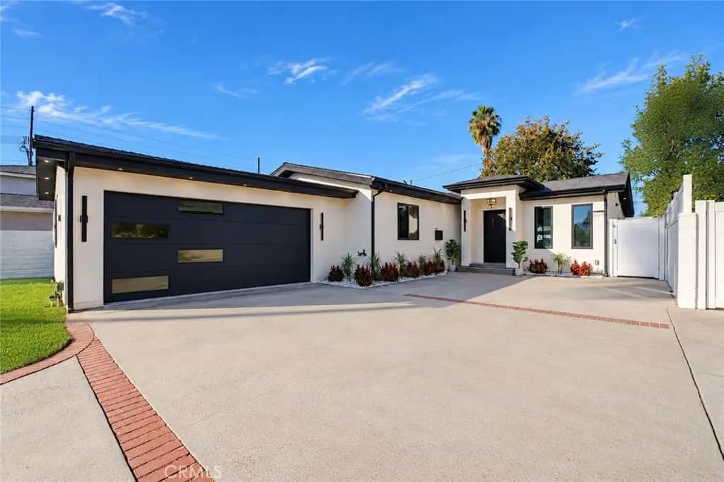 6819 Cantaloupe Avenue, Van Nuys, CA — listing photo 1