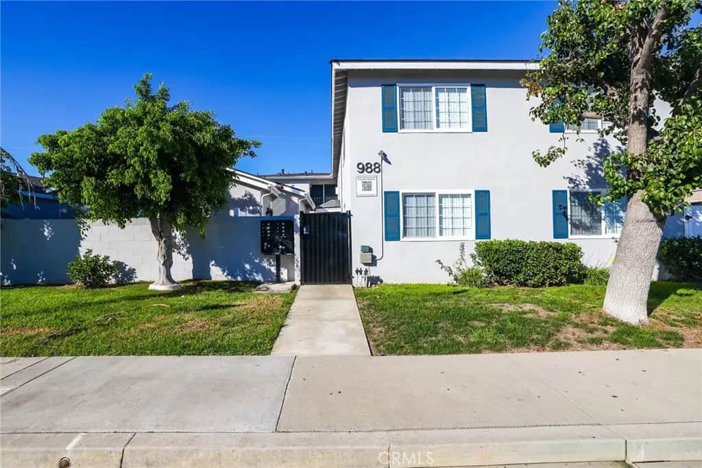 988 El Camino, Costa Mesa, CA — listing photo 1