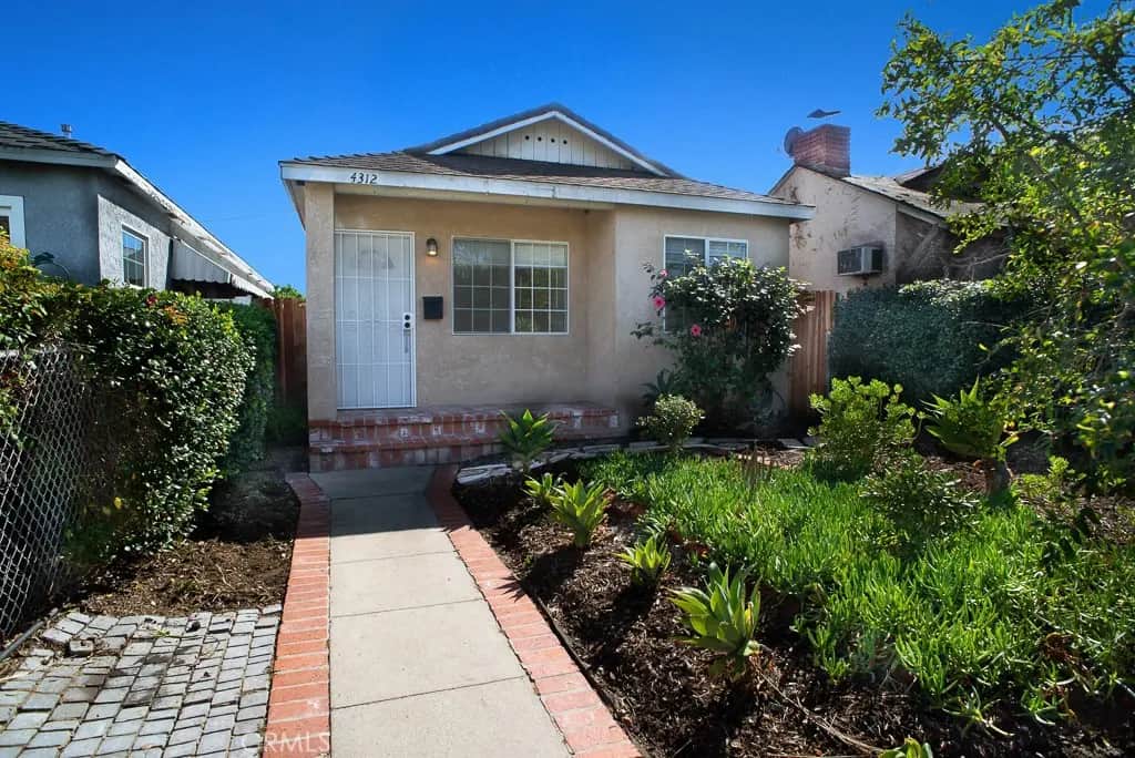 4312 W Chandler Boulevard, Burbank, CA — listing photo 1