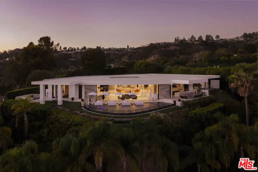 1181 N Hillcrest Road, Beverly Hills, CA — listing photo 1