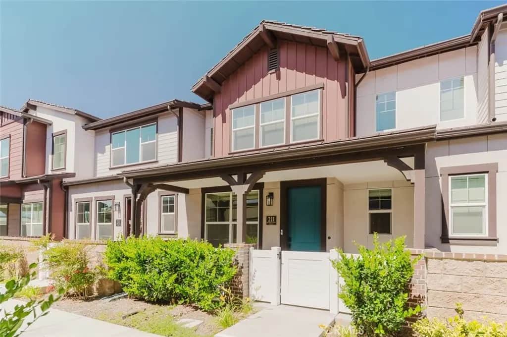 211 Red Brick Drive 3, Simi Valley, CA — listing photo 1