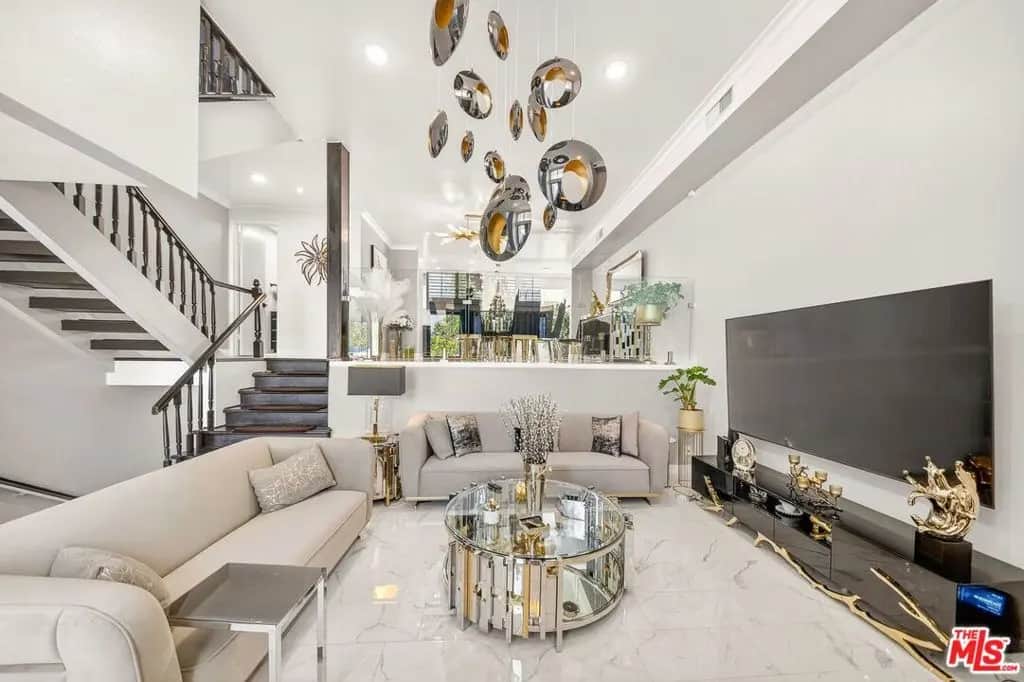 5305 N White Oak Avenue F, Encino, CA — listing photo 1