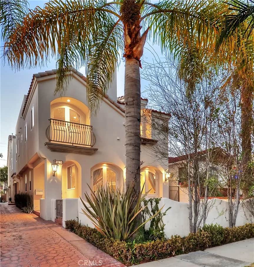 703 Marguerite Avenue 3, Newport Beach, CA — listing photo 1