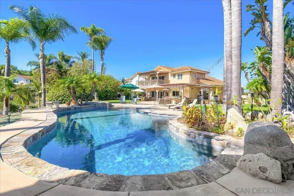 1919 Alderwood Cir, Vista, CA — listing photo 1