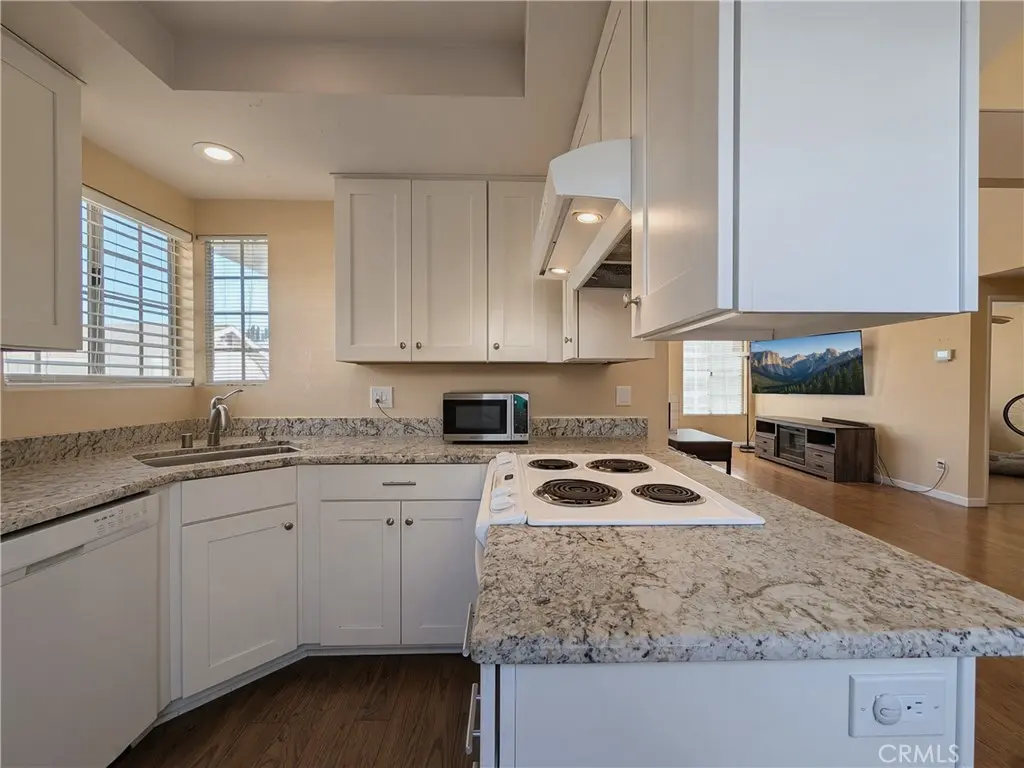 346 Riverview Way, Oceanside, CA — listing photo 1