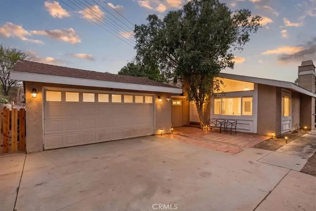 19800 Carmelita Avenue, Corona, CA — listing photo 1