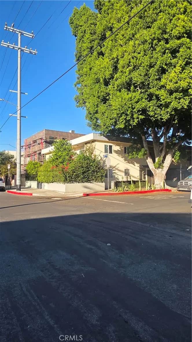 6904 Radford 7, North Hollywood, CA — listing photo 1