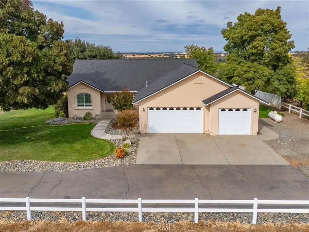 19590 Mira Loma Court, Red Bluff, CA — listing photo 1