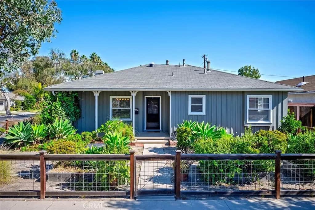 2284 Radnor, Long Beach, CA — listing photo 1