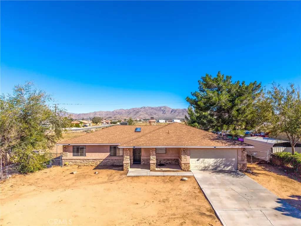 14071 Quinnault, Apple Valley, CA — listing photo 1