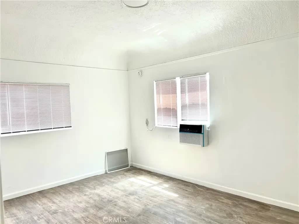 210 S Lake 212, Los Angeles, CA — listing photo 1