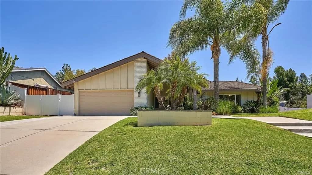 118 Marion Boulevard, Fullerton, CA — listing photo 1