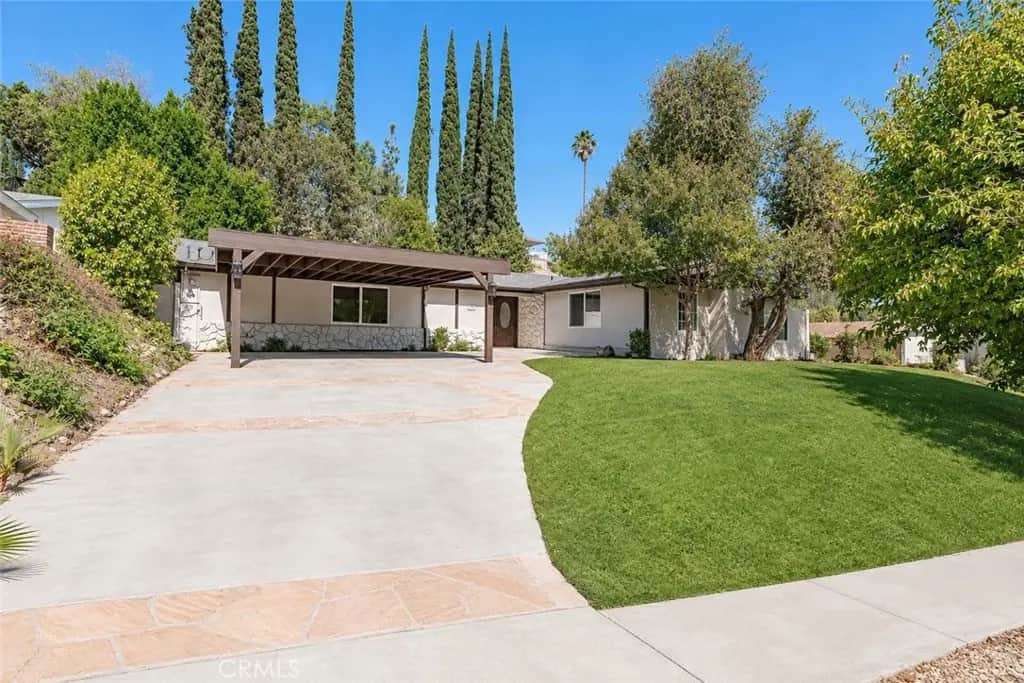 5714 Comanche Avenue, Woodland Hills, CA — listing photo 1