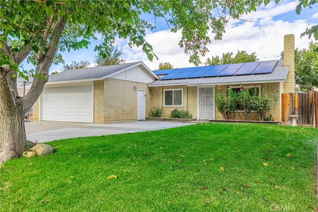3129 Brentwood, Lancaster, CA — listing photo 1