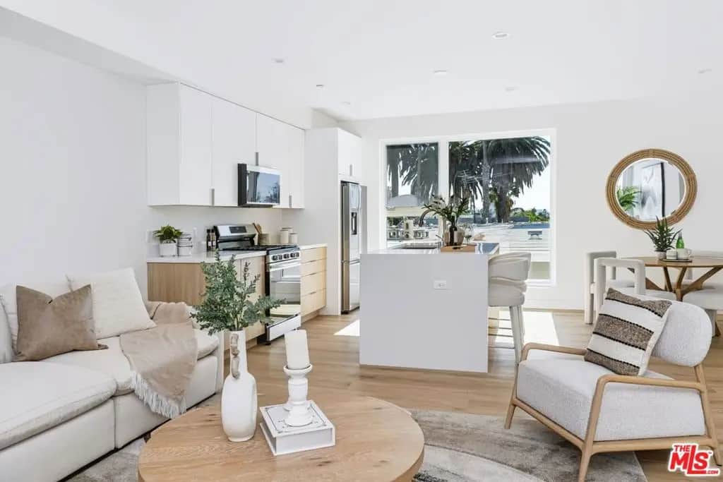 511 N Flores Street 5, Los Angeles, CA — listing photo 1