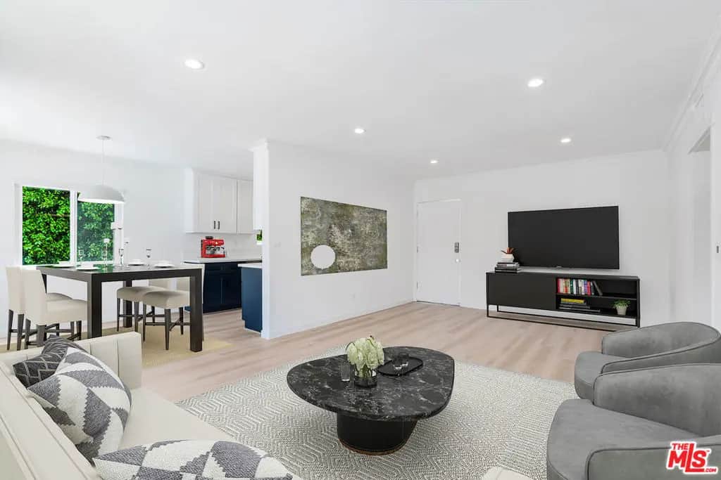 527 S Barrington Avenue 3, Los Angeles, CA — listing photo 1