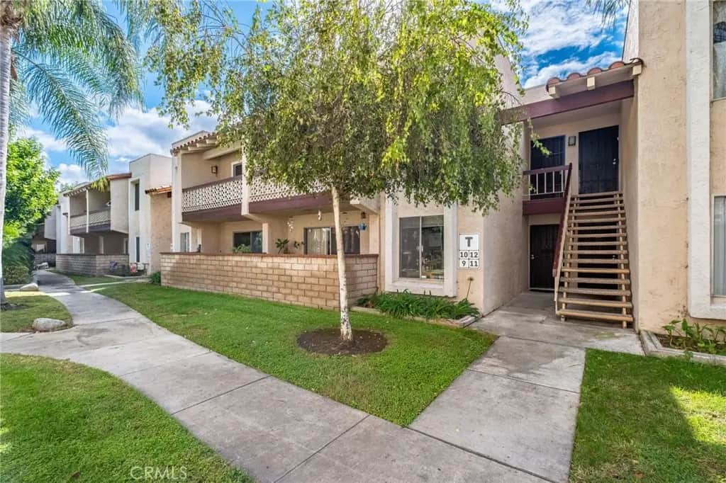 700 W La Veta T10, Orange, CA — listing photo 1