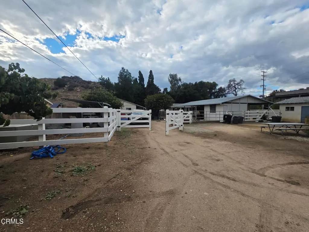 9735 Wheatland Avenue, Los Angeles, CA — listing photo 1