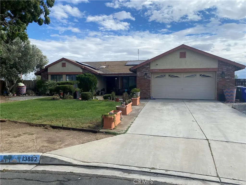 13882 Stage Coach Cir, Victorville, CA — listing photo 1