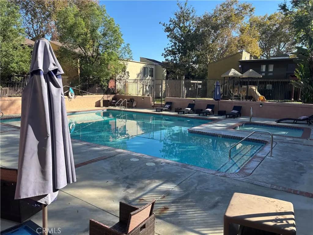 18350 Hatteras Street 160, Tarzana, CA — listing photo 1