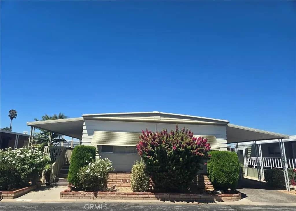 2205 W Acacia Avenue 142, Hemet, CA — listing photo 1