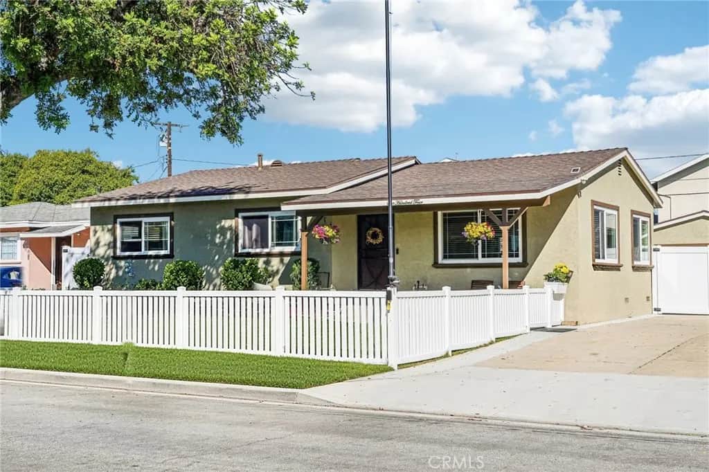 604 Knowell, Costa Mesa, CA — listing photo 1