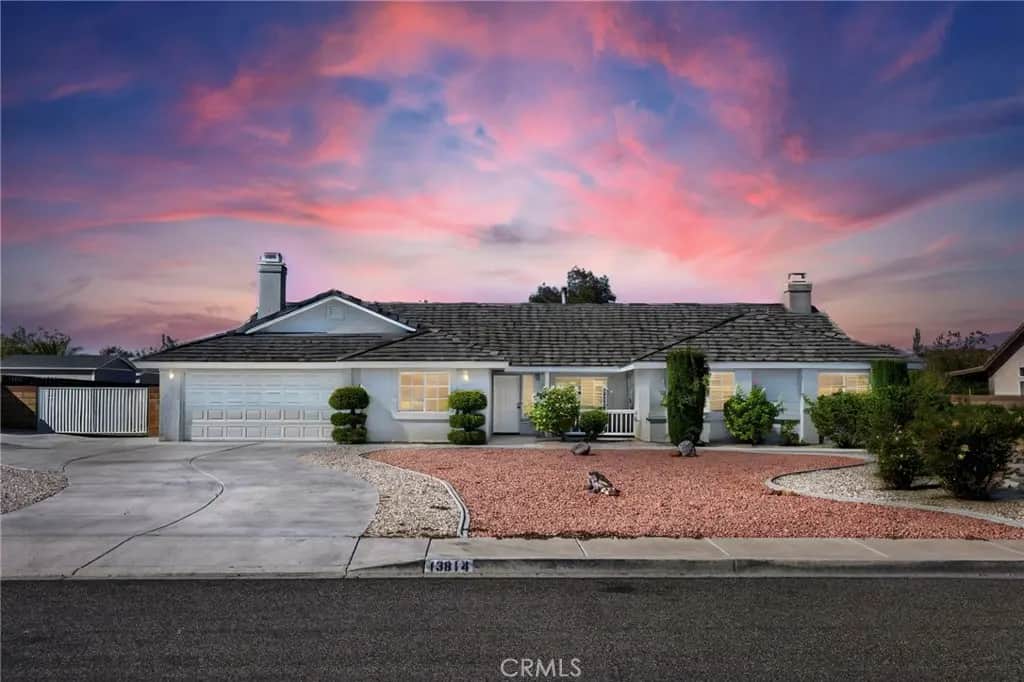13814 Cuyamaca, Apple Valley, CA — listing photo 1