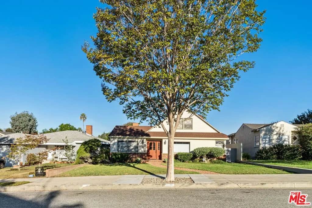 2411 Pier Avenue, Santa Monica, CA — listing photo 1