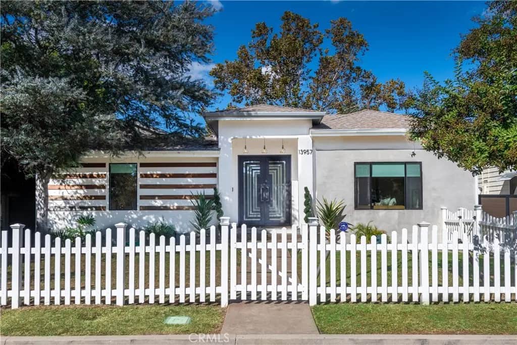 13957 Hesby Street, Sherman Oaks, CA — listing photo 1